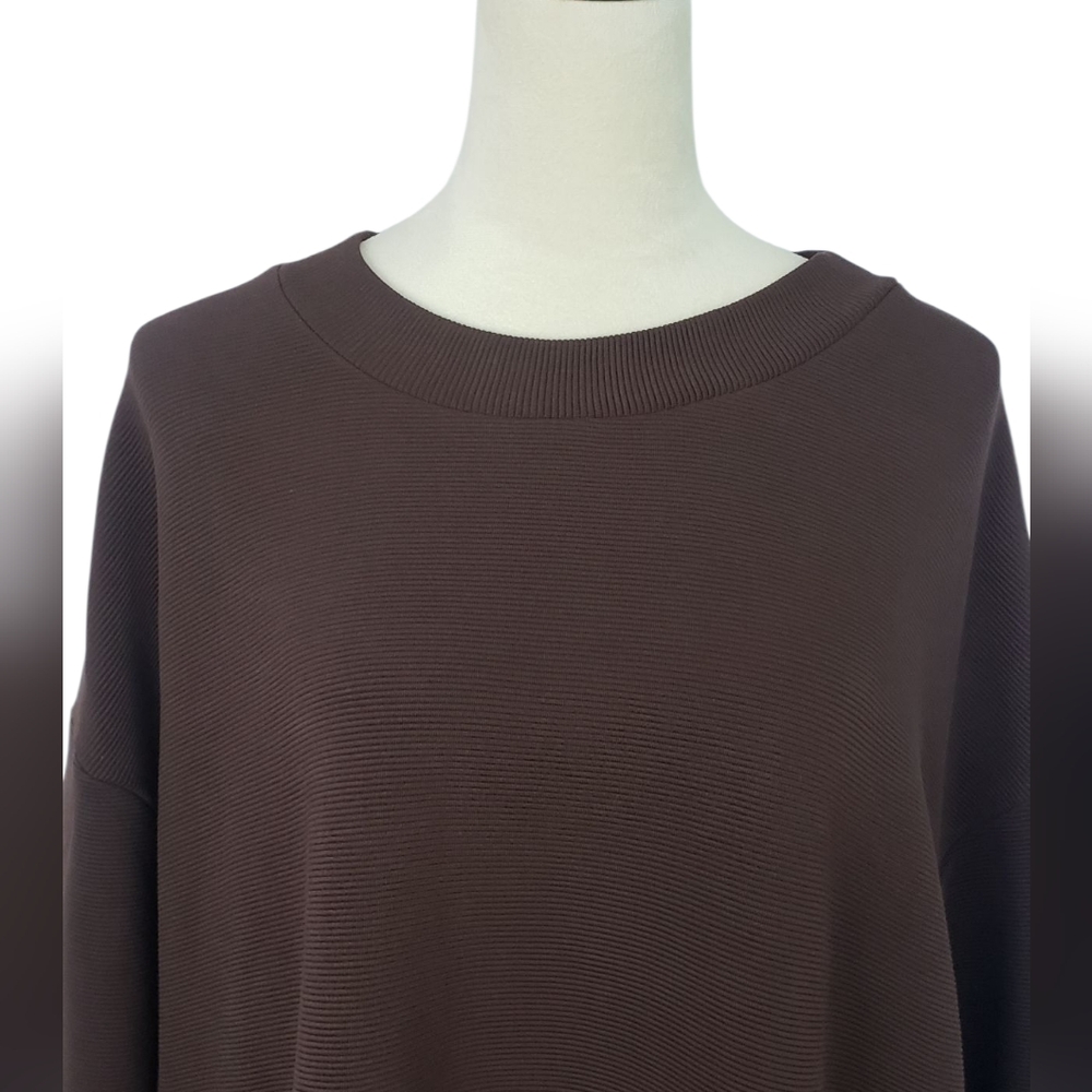 Varley Mae Sweatshirt with Gold Accent - Picture 8 of 15